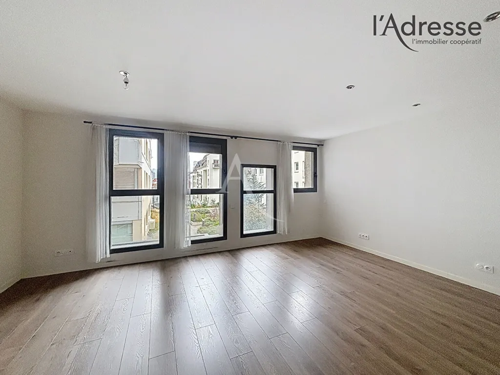 Toad - Studio with Parking in Suresnes Centre