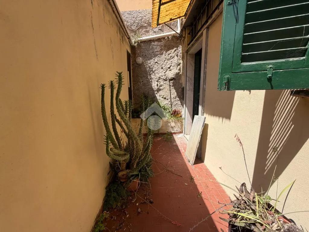 Aed - Monolocale with Private Courtyard in Bogliasco