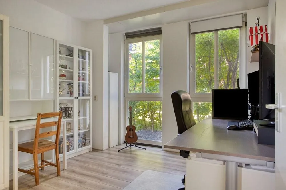 Office - Eco-Friendly Corner House with Two Parking Spots in Nootdorp
