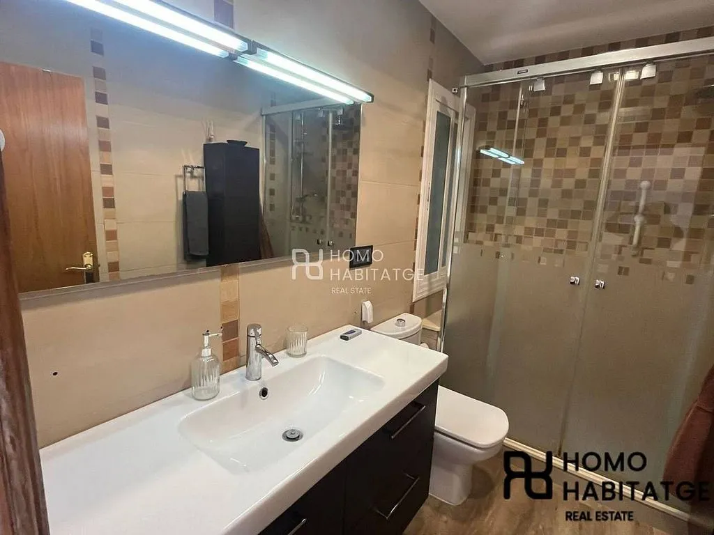 Vannitoad - Modern Flat with Balcony in Egara, Terrassa