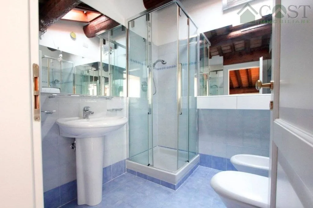 Salles de bain - Luxury Penthouse with Panoramic Views in Vicenza