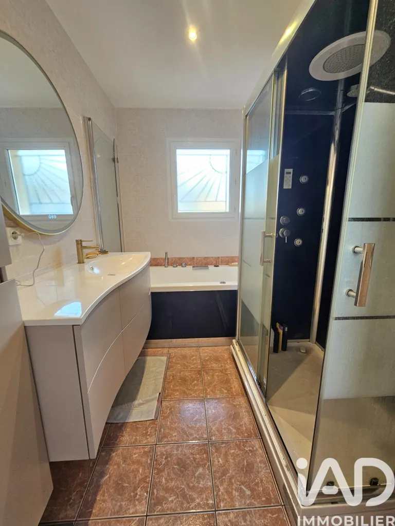 Bagni - 4-Bedroom House with Pool in Cazaux