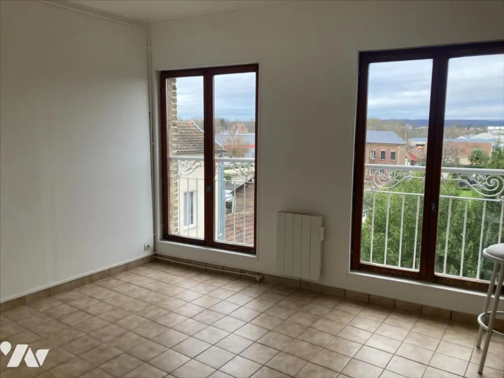 Multi-Unit Building with Courtyard Access in Caudebec-lès-Elbeuf