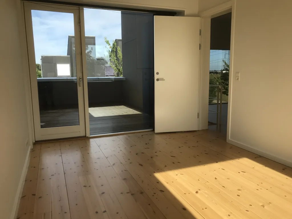 Pièces - Two-Storey Terraced House with Balcony in Ringsted