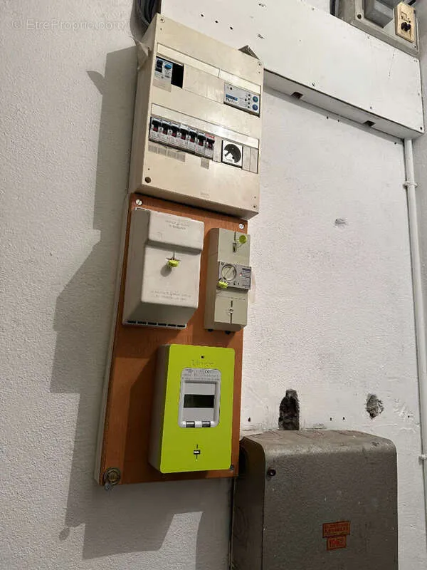 Pesuköök - Office/Residential House with Parking in Clermont-Ferrand
