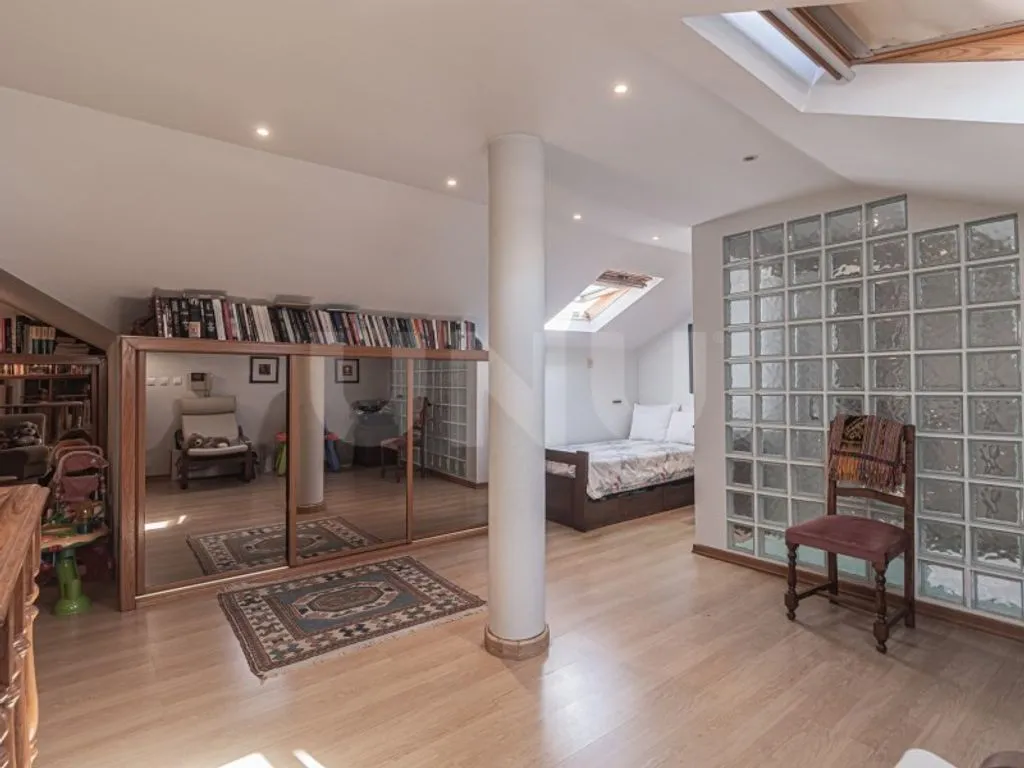 Pièces - Luxury House with Terrace in Almada