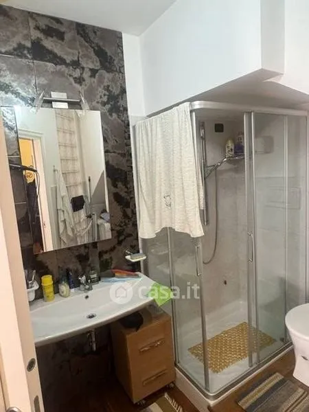 Bathrooms - Two-Level Flat with Sea View in Grottammare