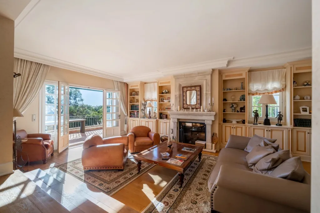 Séjour - Villa avec Vue Panoramique sur la Mer à Super Cannes