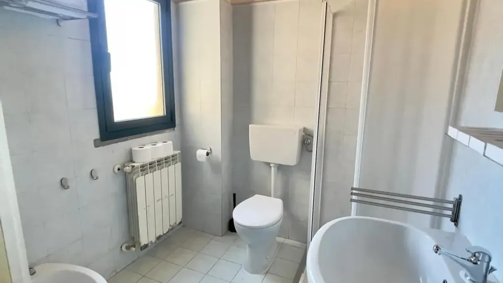 Salles de bain - Triplex with Terrace in Fucecchio Historic Centre