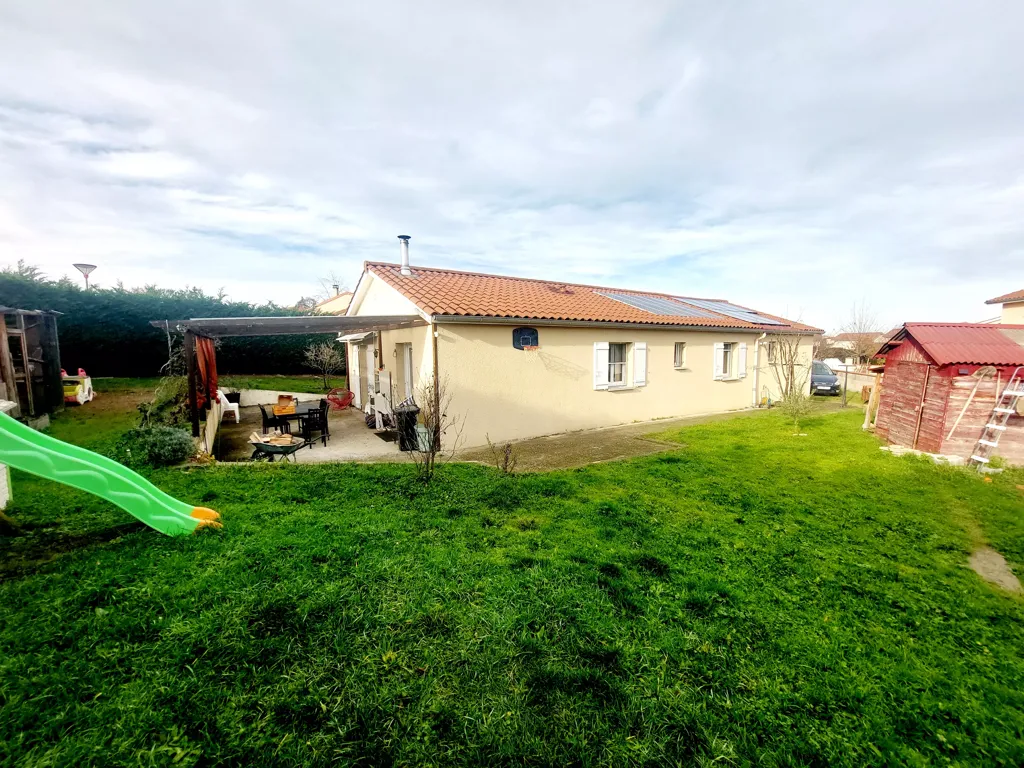 Jardin - Maison Plain Pied avec Jardin à Champdieu