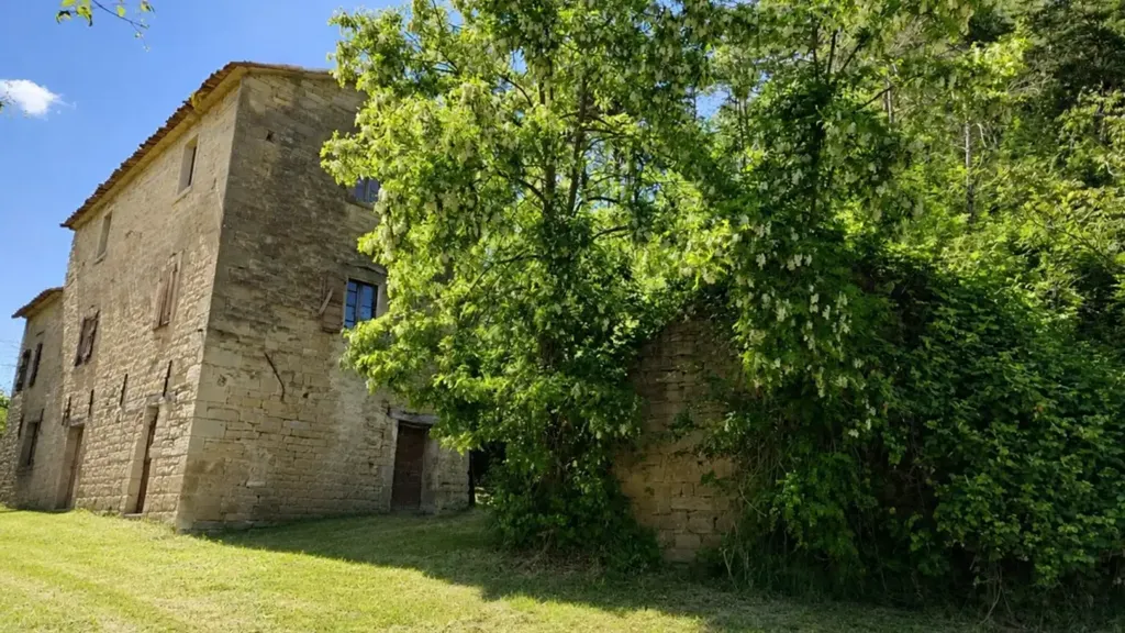 Exterior - Rustic Stone Cottage with Forest Access in Galeata