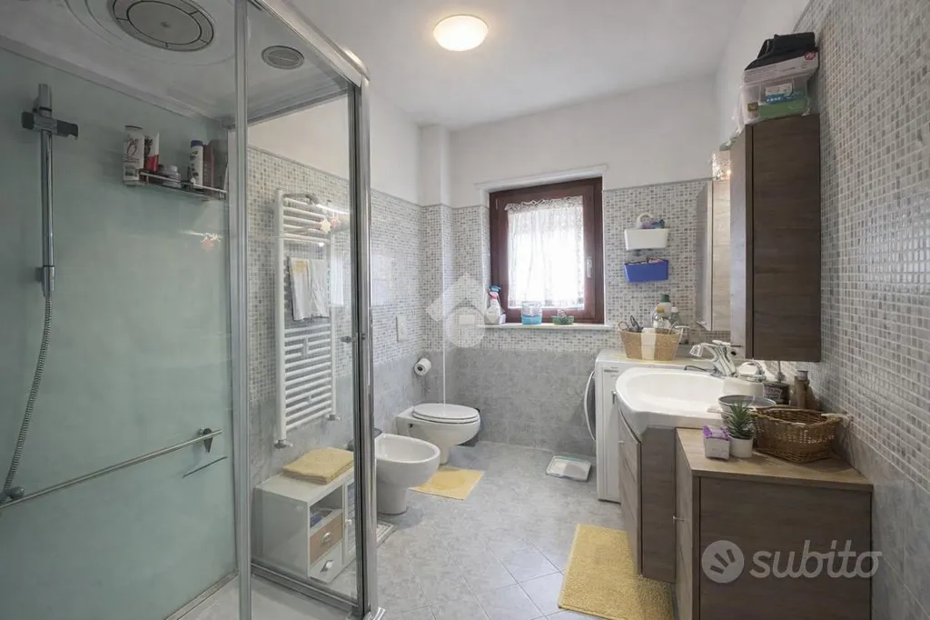 Vannitoad - Bright Apartment with Balcony in L'Aquila