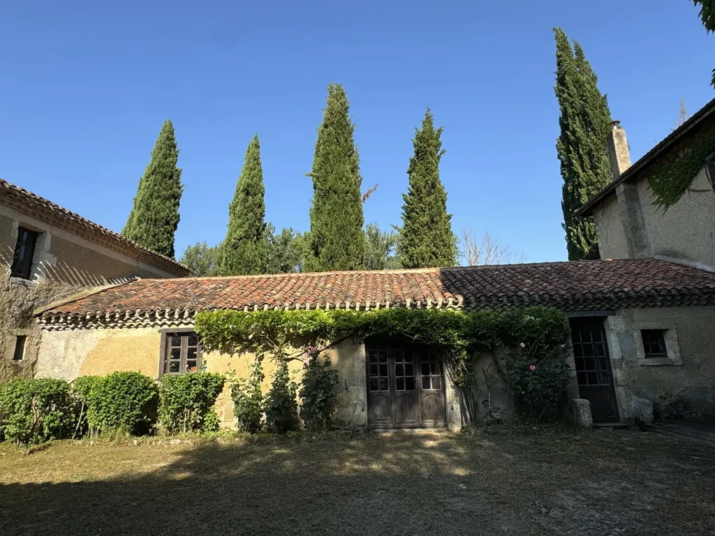 Aed - 16th Century Manor with Pool near Auch
