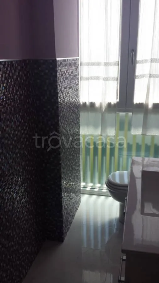 Salles de bain - Rustic Penthouse with Panoramic View in Perugia