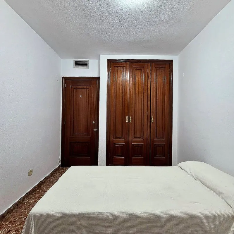 Chambres - Furnished Flat with Balcony in Valencia Centre