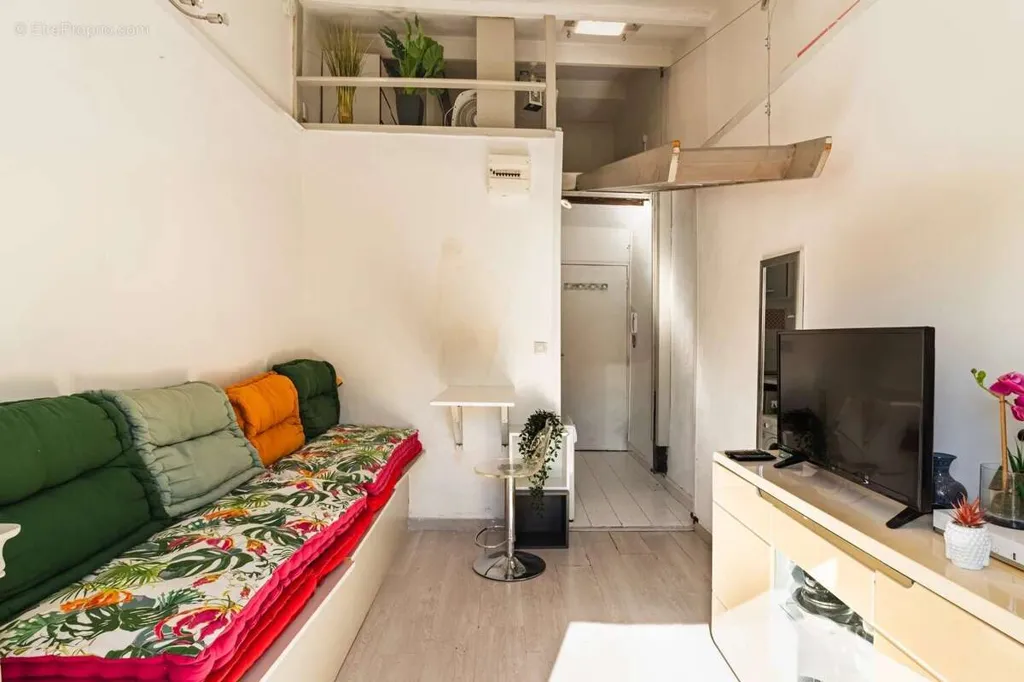 Séjour - Studio avec Mezzanine près du Port de Nice