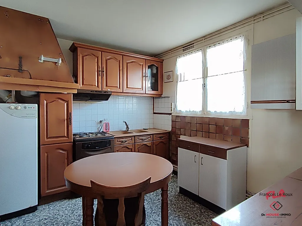 Köök - Renovated House with Balcony in Limay