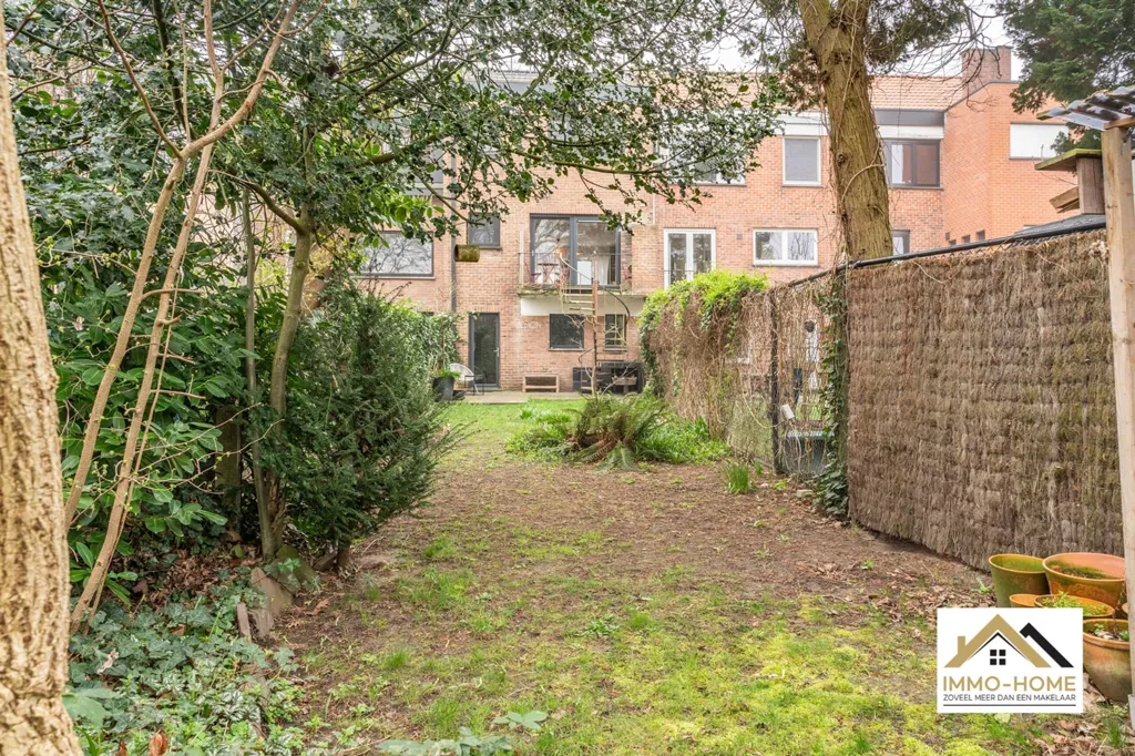 Jardin - Appartement de 3 Chambres avec Terrasse à Sint-Amandsberg