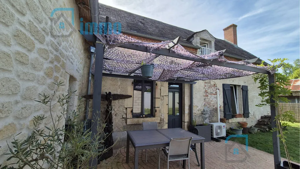 Terrass - Rustic Stone House with Garden near Bourges