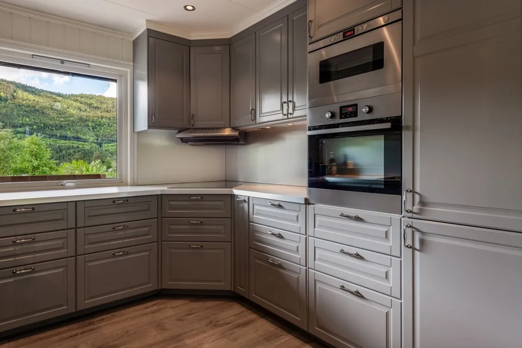 Cuisine - Apartment with Holsfjorden View in Norway