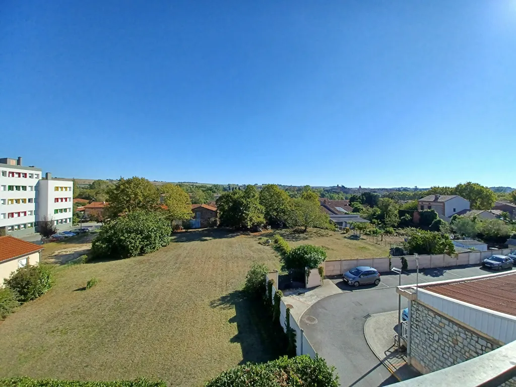 Balcone - 2-Bed Apartment with Balcony in Auterive