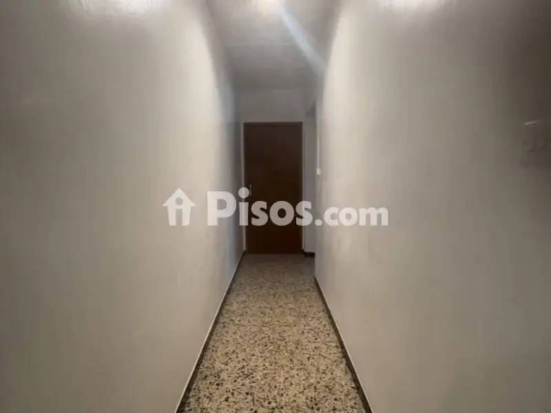 Esik - Two-Storey House with Patio in Campo de Criptana