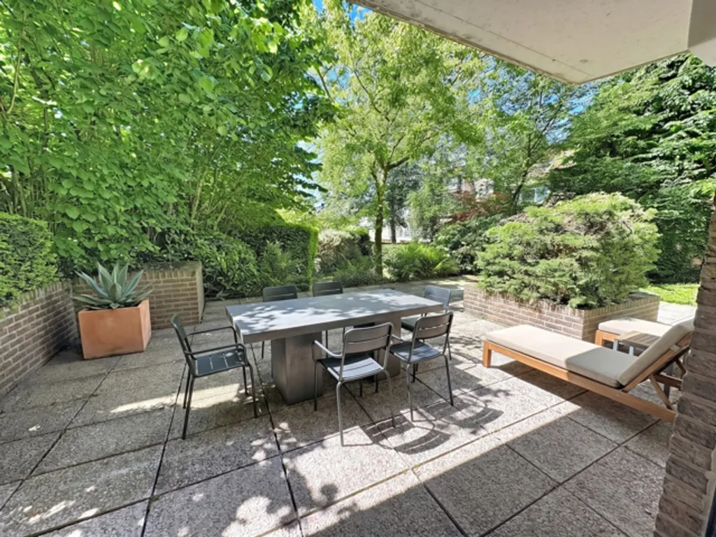 Terrazza - Bright Ground Floor Apartment with Garden in Quiet Area