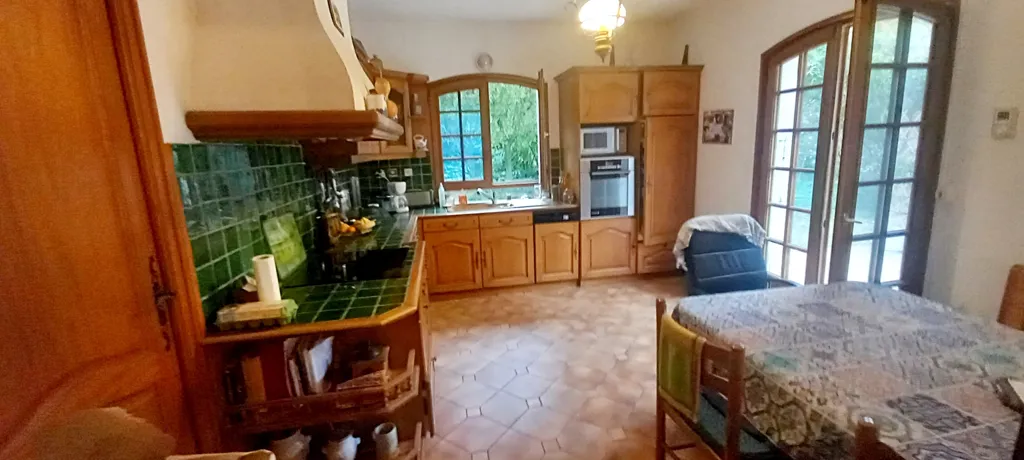 Köök - Villa with Garden and Terrace in Toulon