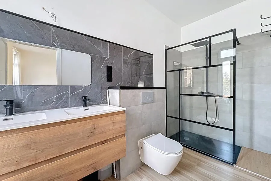 Salles de bain - Bureau Fonctionnel à Jette, Rue Tilmont