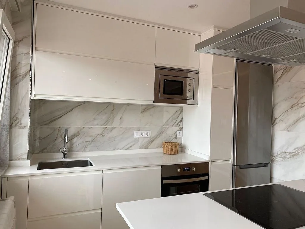 Cuisine - 3-Bed Apartment with Garage in San Roque