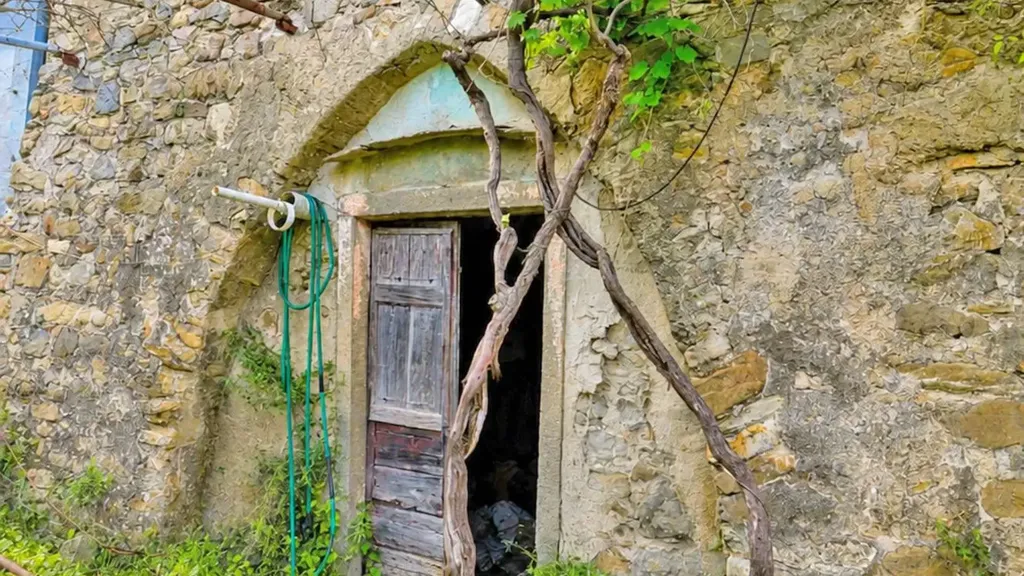 Exterior - Rustic Stone Cottage with Panoramic Terrace in Mulazzo