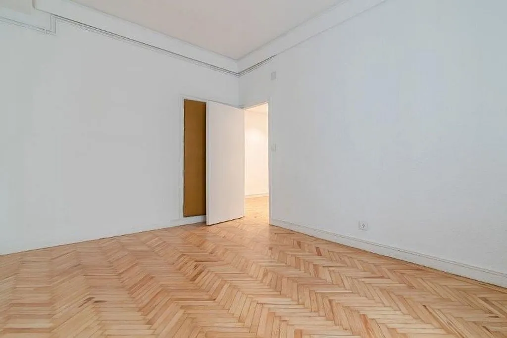 Pièces - 4-Bedroom Flat with Air Conditioning in Goya