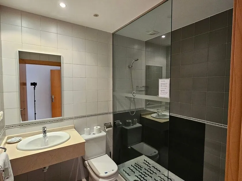 Bathrooms - Hotel with Bar-Restaurant near Corella Centre