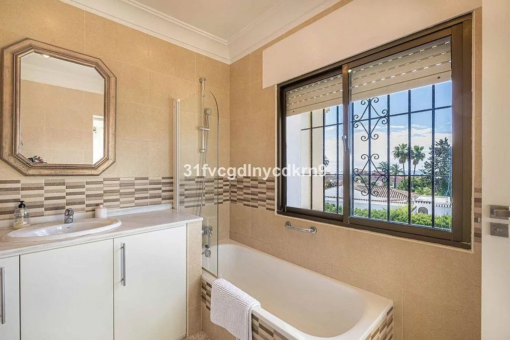 Vannitoad - Independent Villa with Pool in Estepona