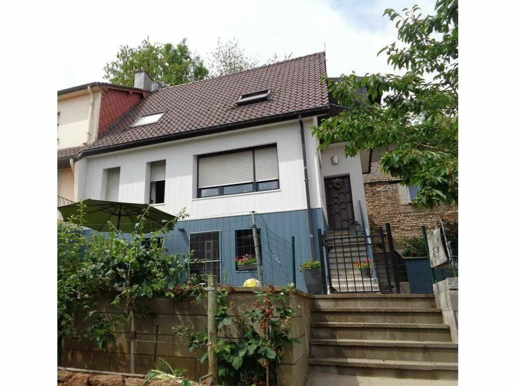 4 magamistoaga maja asukohas Differdange