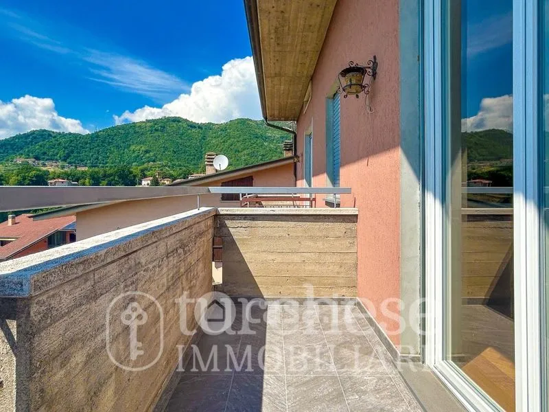 Balcon - Rustic Trilocale with Balcony in Sorisole
