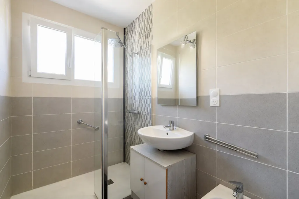 Bagni - House with Pyrenees View in Quiet Setting
