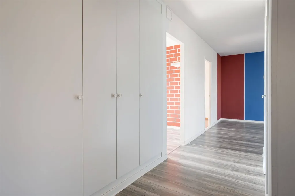 Pièces - Three-bedroom Apartment with South-facing Balcony in Fredriksdal
