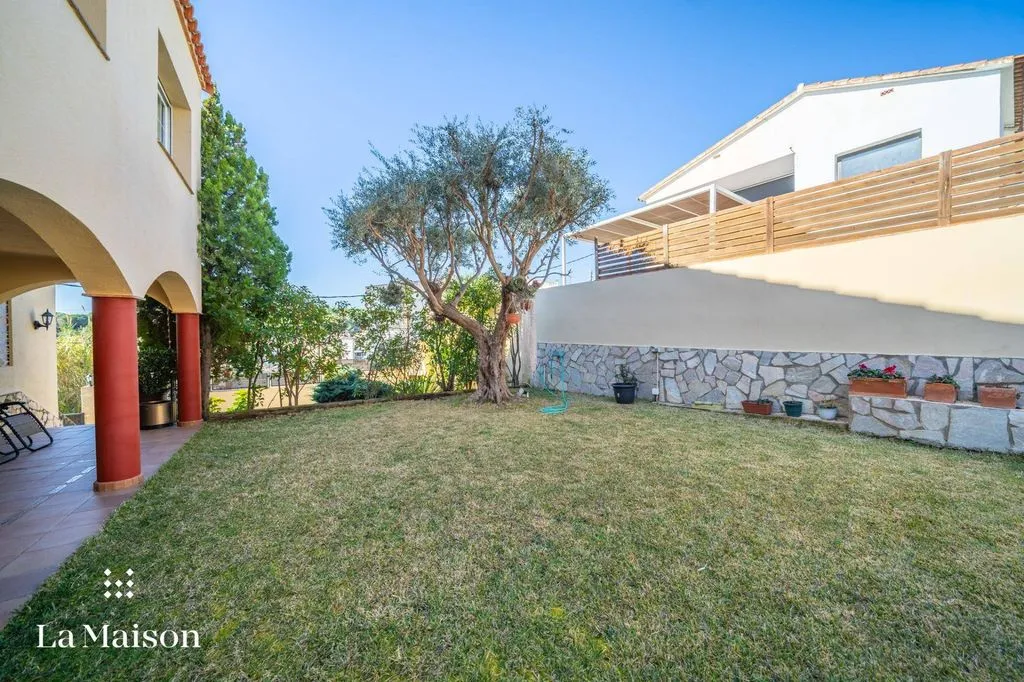 Aed - Detached House with Sea View in Arenys de Mar