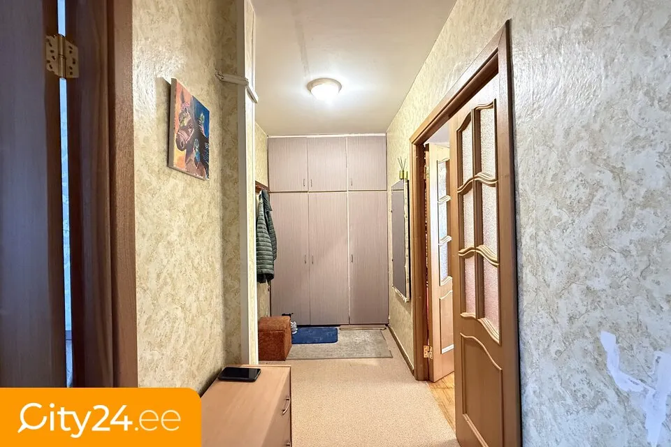 hallway_entrance