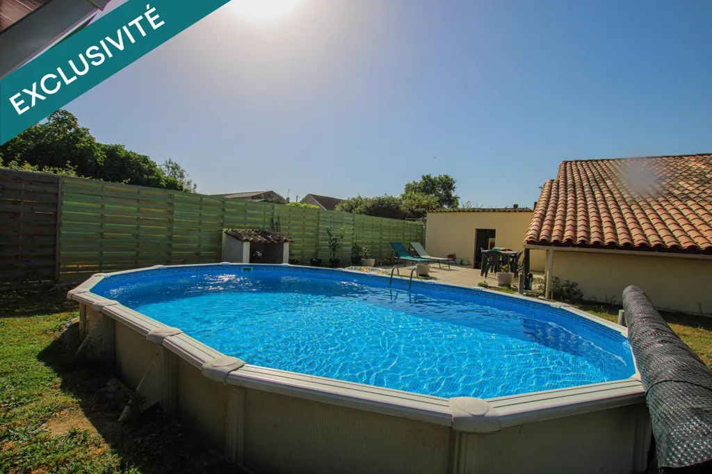 Bassein - House with Pool in Saint-Aubin-de-Blaye