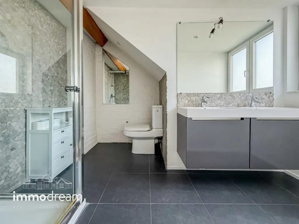 Salles de bain - Maison semi-détachée avec jardin à Uccle