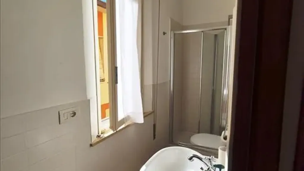 Salles de bain - Bright Apartment with Terrace in Siena