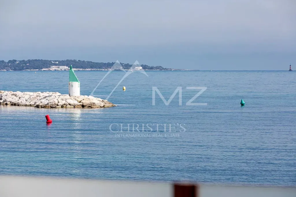 Villa Rénovée avec Terrasse à Palm Beach, Cannes