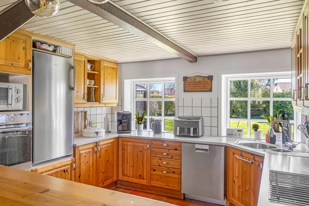 Cuisine - Villa with Central Location in Skærbæk