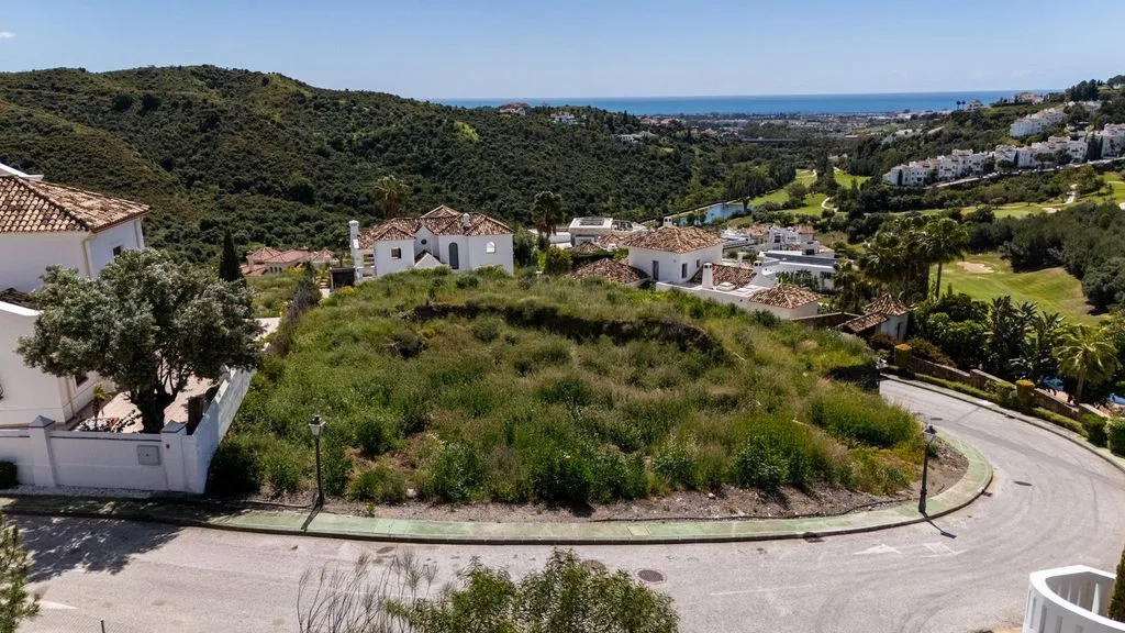 Giardino - Panoramic Sea View Plot in Benahavís