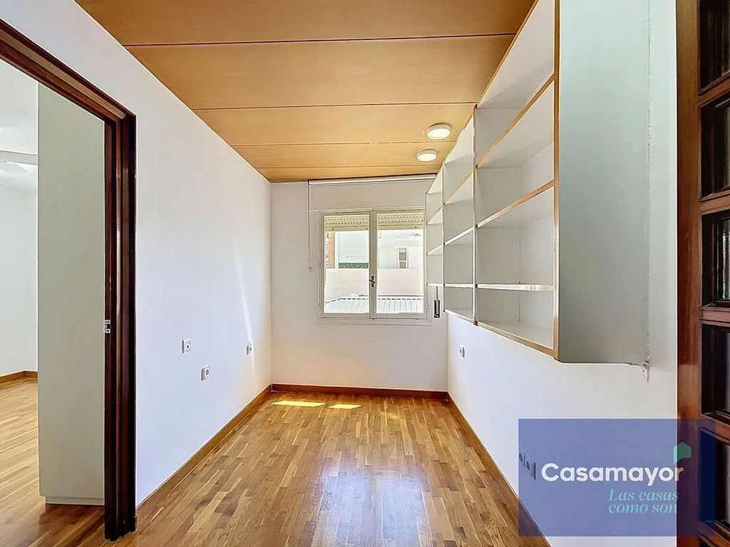 Pièces - Apartment with Balcony in Alicante Centre