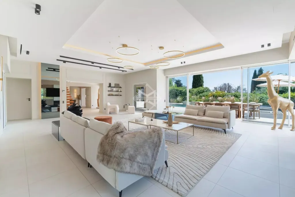 Séjour - Villa Rénovée avec Piscine à Mougins
