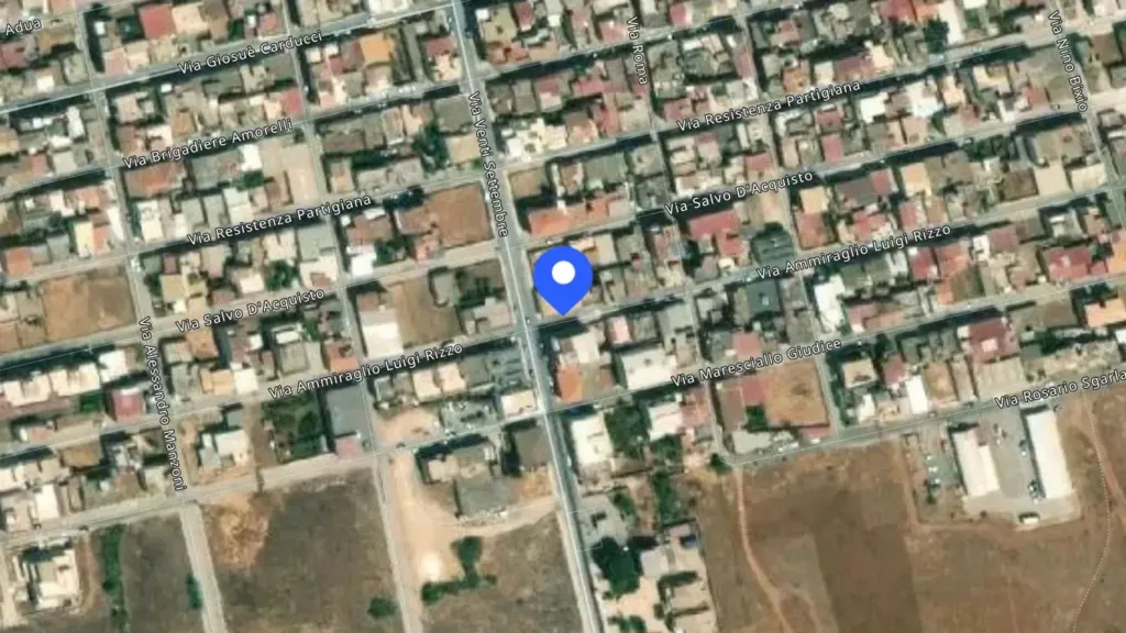 Property with Courtyard in Acate