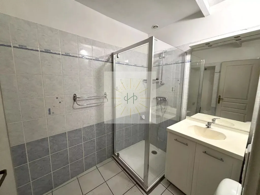Salles de bain - Ensemble Immobilier avec Jardin à Montélimar